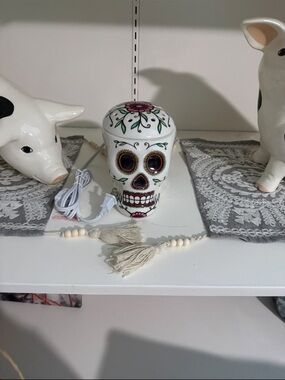 NEW Scentsy Warmer Day of the Dead. New without box